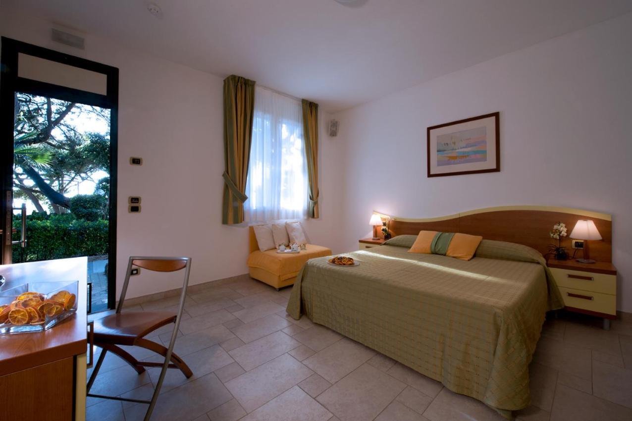 Hotel I Ginepri Marina di Castagneto Carducci Buitenkant foto
