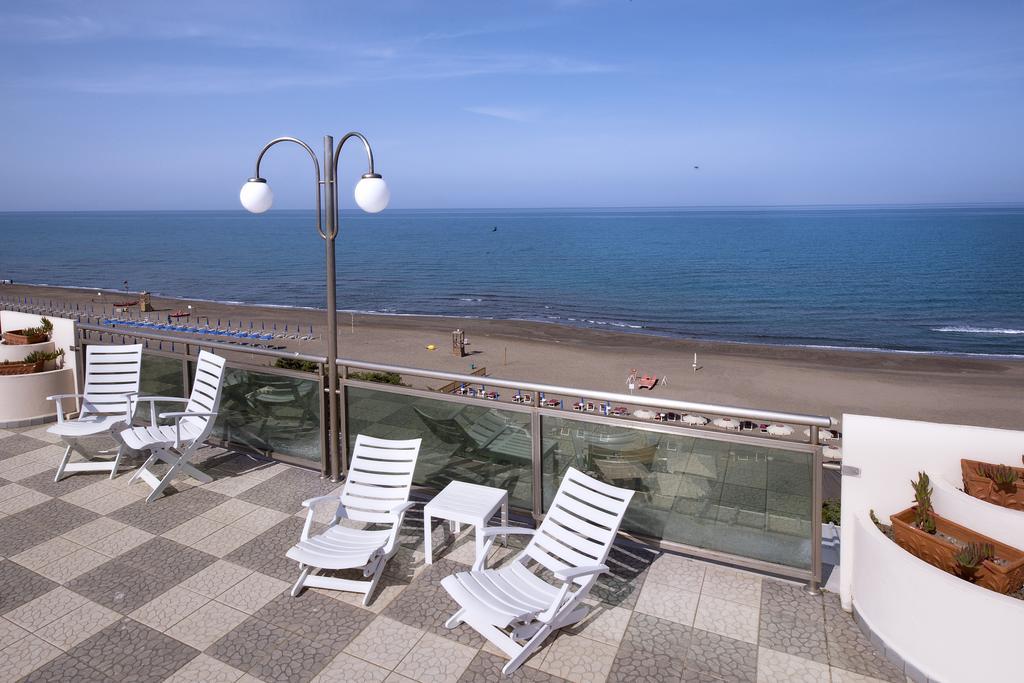 Hotel I Ginepri Marina di Castagneto Carducci Buitenkant foto