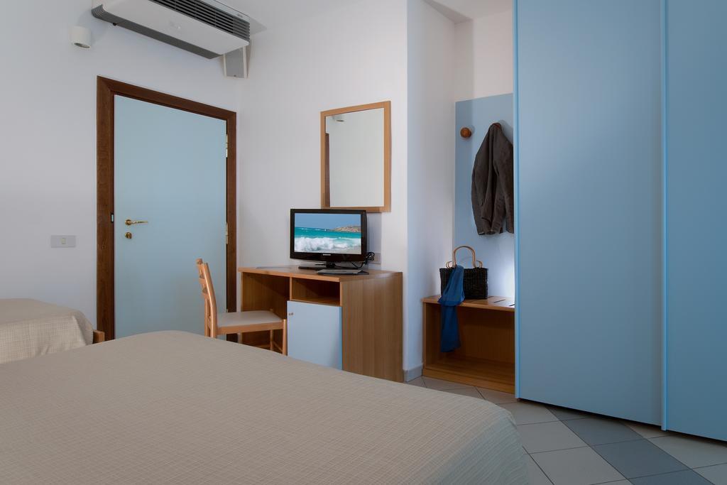 Hotel I Ginepri Marina di Castagneto Carducci Buitenkant foto